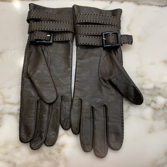 Carolina Amati Charcoal/Brown Lambskin Leather Buckle Strap Gloves—Gorgeous-NWOT - Picture 1 of 11
